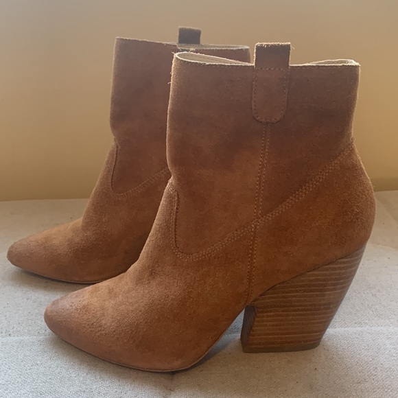 Pelle Moda Women's Brown Suede Side Zip Booties with Chunky Heel Size 9 - Picture 4 of 16